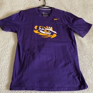 LSU Tigers eye T shirt large